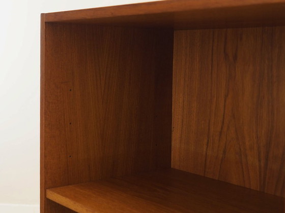 Estantería danesa chapada en teca con patas angulares, década de 1960. – Librerías, Wood (photo 12 of 12)