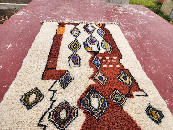 Image 1 of Vintage Beni Ouarain tapijt 244x150 cm – Handgemaakt Marokkaans wollen tapijt – Kleurrijk Berbers tribal design