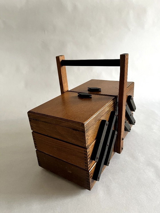 Image 1 of Boîte à couture ancienne en bois