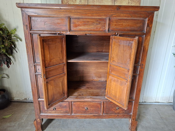 Cabinet de mariée chinois ancien, aspect magnifiquement vieilli, dimensions 140x64cm et 162cm de hauteur. (photo 4 of 5)
