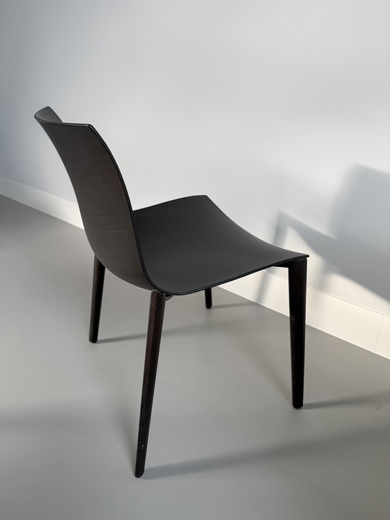 Image 1 of 4 Arper Catifa 53 design stoelen hout Wengé