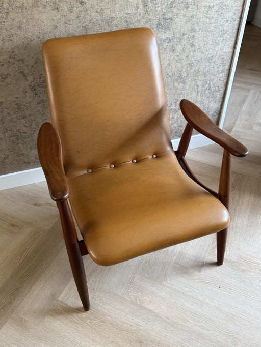 vintage fauteuil is een klassiek ontwerp van Louis van Teeffelen voor Wébé