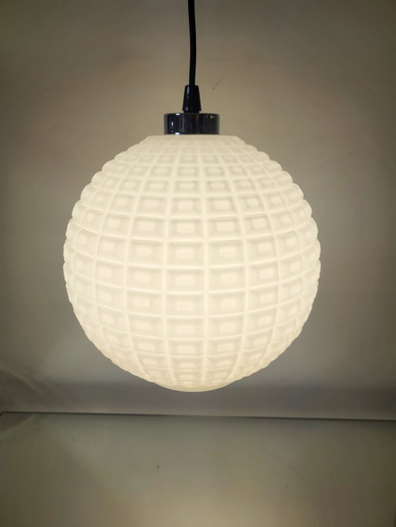 Image 1 of Lampada a sospensione opalina in stile scandinavo