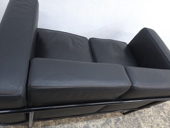Image 1 of Sofá de diseño Cassina Lc2 de dos plazas, de piel, color negro