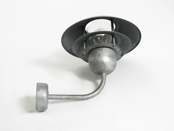 Image 1 of Prachtige Deense Nordlux buitenlamp uit de jaren 90, gemaakt van gegalvaniseerd staal met een glazen kap.