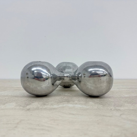 Image 1 of Bolvormige kandelaar van aluminium met atoomdesign uit het midden van de 20e eeuw, jaren 70.