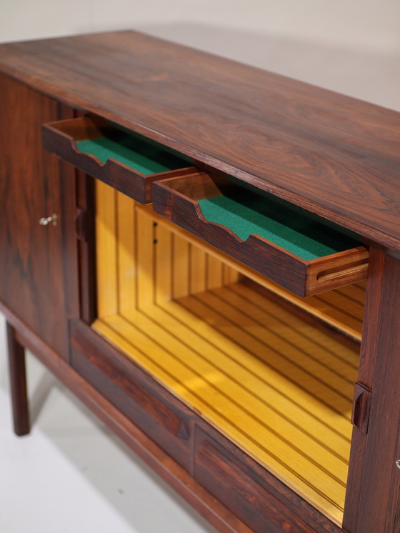 Image 1 of Buffet haut avec bar en bois de rose Buffet danois