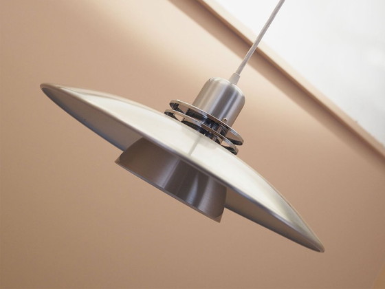 Dänische Pendelleuchte mit geschichtetem Metallschirm, skandinavisches Design der 1970er Jahre – Kronleuchter (photo 3 of 11)