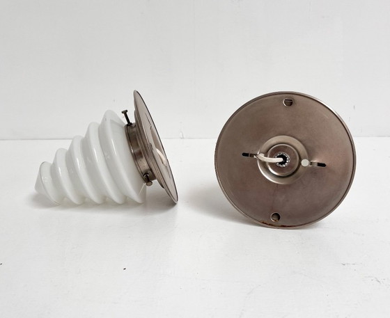 Image 1 of Set di 2 lampade da soffitto triangolari GISO, anni '60