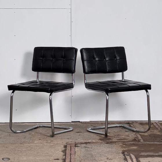 Image 1 of Chaises empilables en cuir de style Cesca — Influence Bauhaus