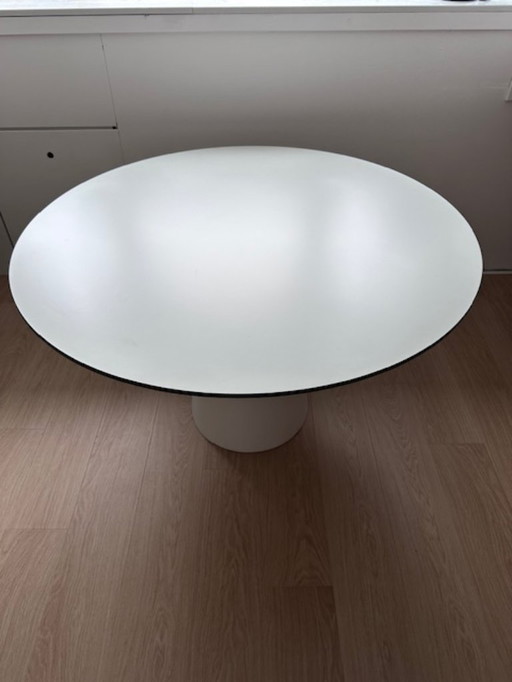 moooi container table 120 design by Marcel Wanders