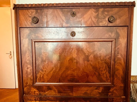 Image 1 of Escritorio antiguo de caoba