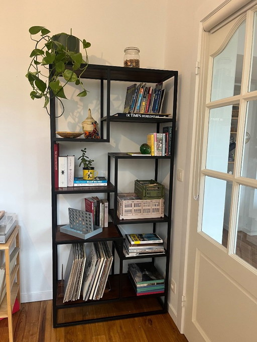 Mensola a muro aperta MUMBAI in legno di acacia e struttura in metallo nero