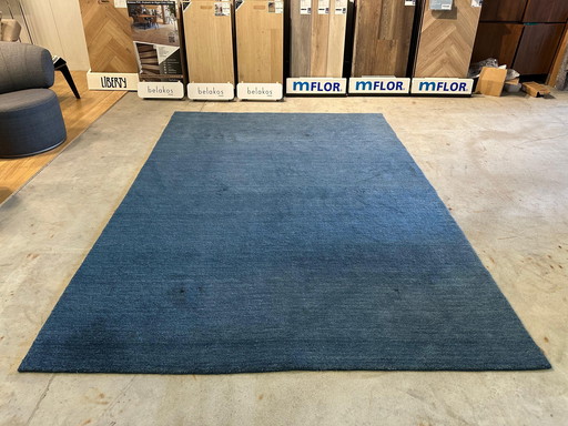 Blauer Bolia-Teppich 300×210