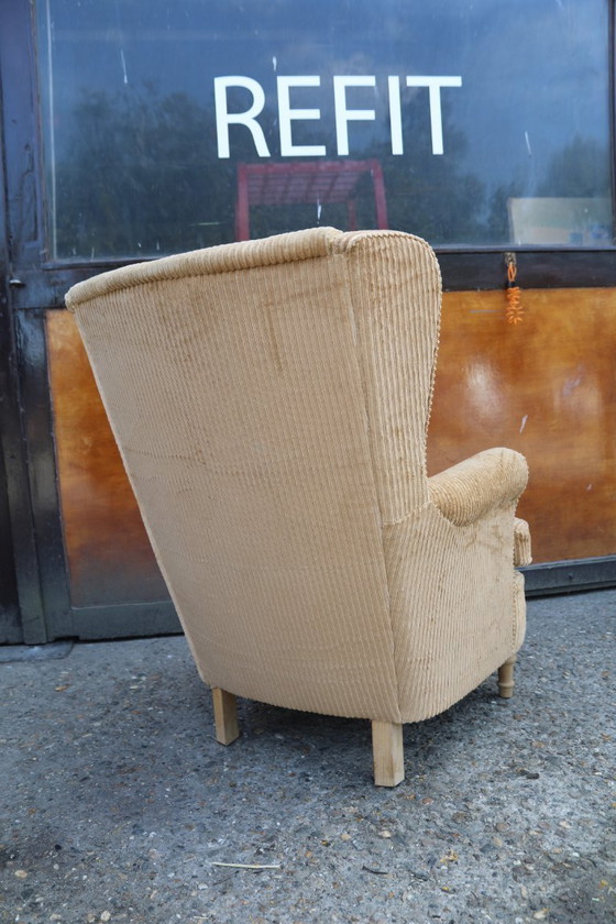 Image 1 of Fauteuil d'oreille confortable. Entièrement restauré avec une côte de chameau.
