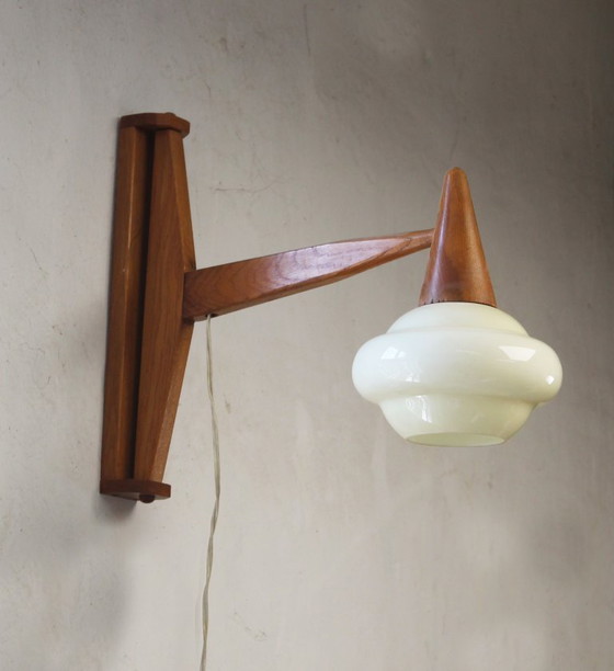 Vintage Tsjechische Houten Wandlamp Met Opaalglas, Jaren 60 – Wandlampen (photo 8 of 10)