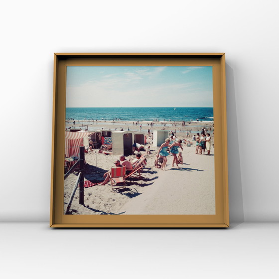 Image 1 of 1x badgasten, 1960 | mid century strand scène 