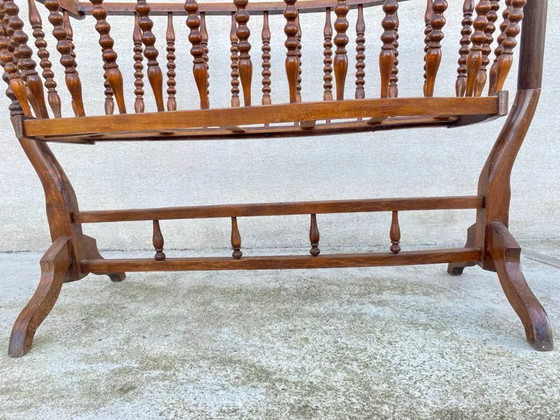 Image 1 of Cuna de madera antigua