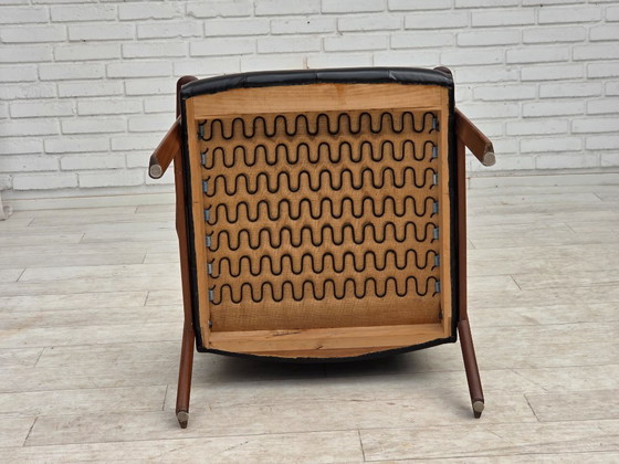 Image 1 of Deense fauteuil uit de jaren 70, zwart kunstleer, teakhout.