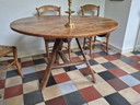 Antieke, tafel en stoelen 