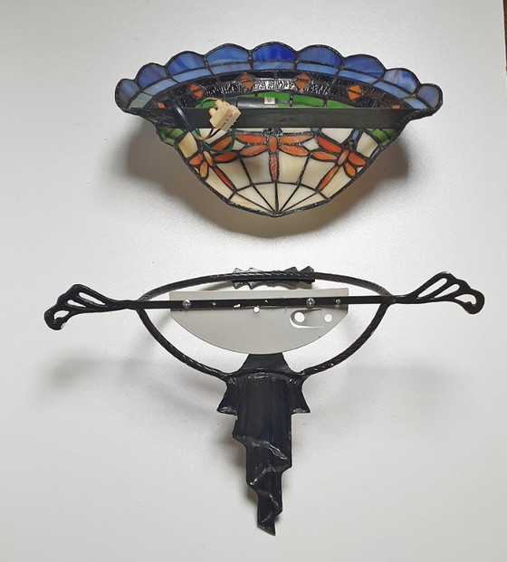 Image 1 of Unieke oude tiffany / glas in lood wandlamp met Dragonfly's