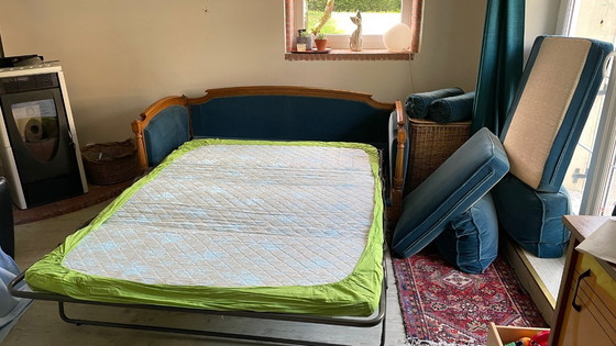 Image 1 of Vintage bank van hout en fluweel van Jean Roche