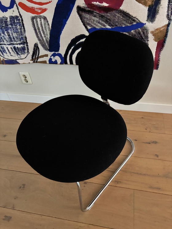 Image 1 of 1 x Artifort Vega Stuhl schwarz