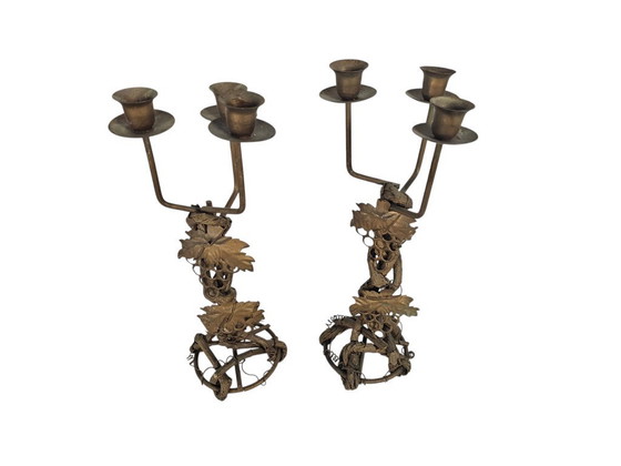 Image 1 of Style Hollywood Regency - ensemble de chandeliers - dorés - décor de vignes et de feuilles - troisième quart du XXe siècle