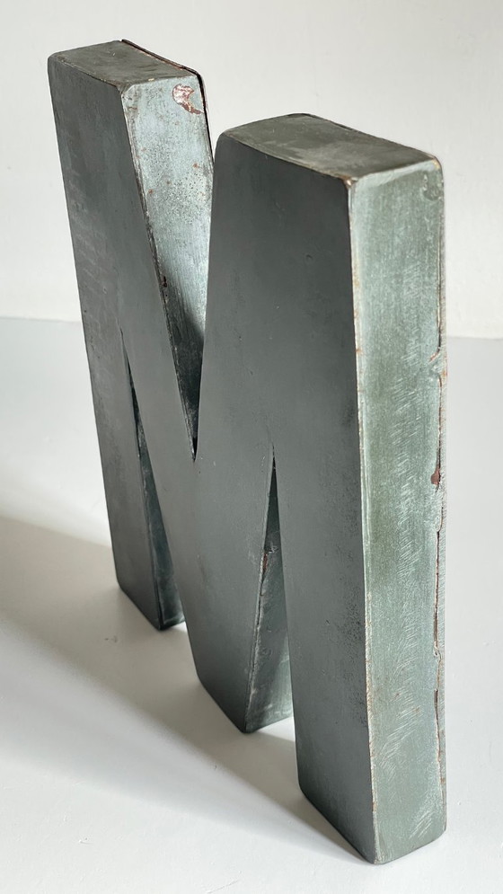 Image 1 of Lettre M Métal  Vintage