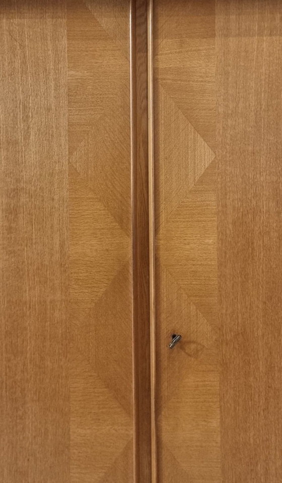 Image 1 of guardaroba di metà secolo