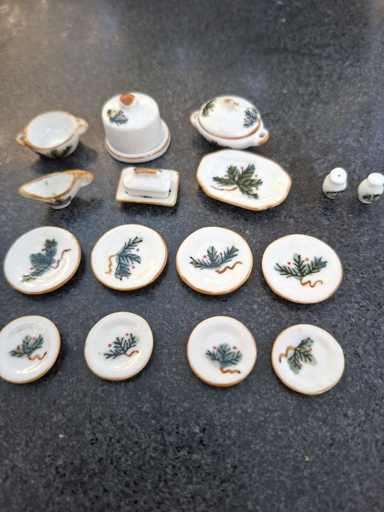 Image 1 of Service à thé de Noël pour maison de poupée.