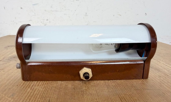 Image 1 of Applique industriale in bachelite marrone con vetro opalino, anni '50