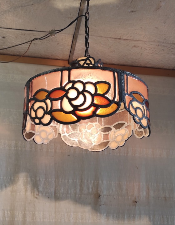 Image 1 of Pendelleuchte aus Glas und Blei im Tiffany-Stil – Mitte des 20. Jahrhunderts
