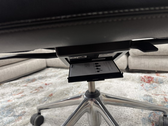 Image 1 of Vitra Repos