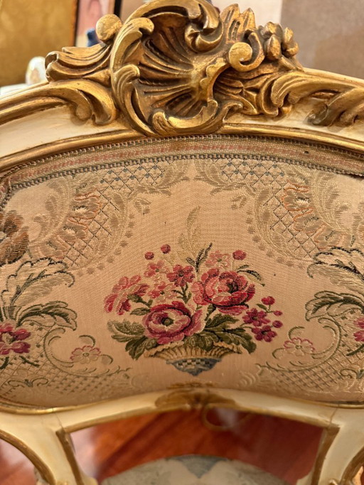 Set aus 4 italienischen Louis-XIV-Stühlen – handgeschnitzt, Stil des späten 17. / frühen 18. Jahrhunderts