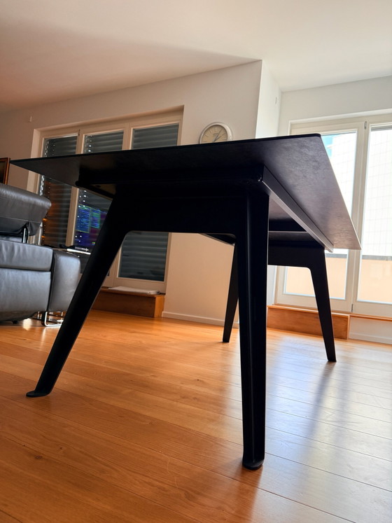 Tavolo da pranzo di design Bert Plantagie - elegante piano in ceramica con effetto flottante (photo 5 of 6)