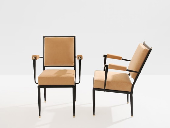 Image 1 of André Arbus toegeschreven aan twee neoklassieke fauteuils van metaal, brons en fluweel, jaren 1940.