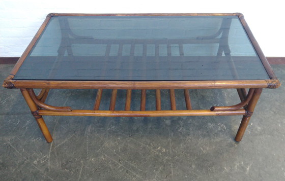 Image 1 of Table basse Rohé en verre fumé et reliure en cuir