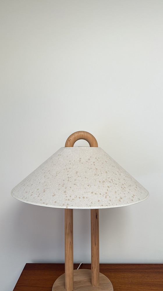 Image 1 of Lampada da tavolo vintage in legno LYS Denmark con cal beige
