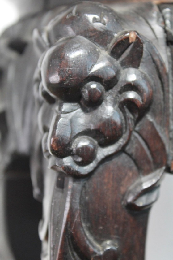 Image 1 of Espositore cinese con inserto in marmo