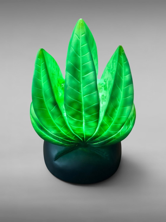 Image 1 of Retro Vogler GmbH 'Marijuana' Leaf Lamp – Green/Black Plastic vintage design