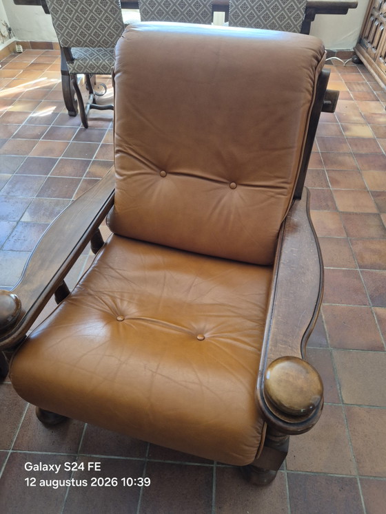 2 Brown leather armchairs – Wood (photo 2 of 6)