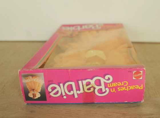 Image 1 of L'iconica Barbie Peaches 'n Cream n. 7926, Taiwan 1984
