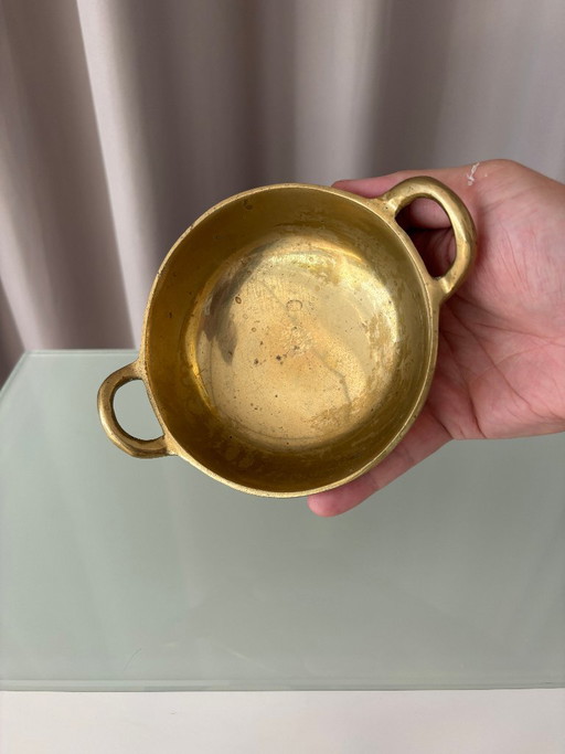 Bol de latón macizo vintage con asas de lazo, década de 1960. – schalen, Brass (photo 2 of 9)