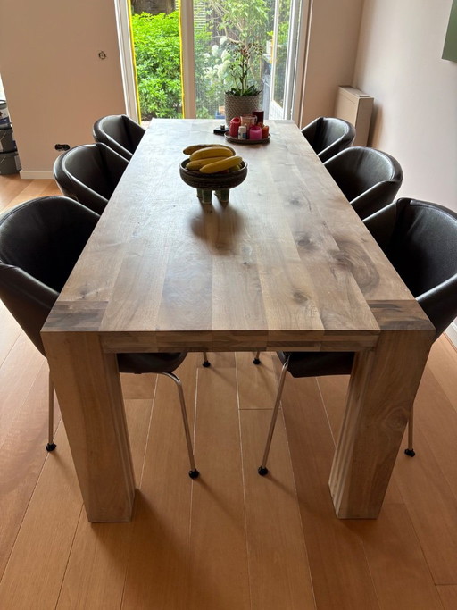 Pilat & Pilat eettafel walnoot