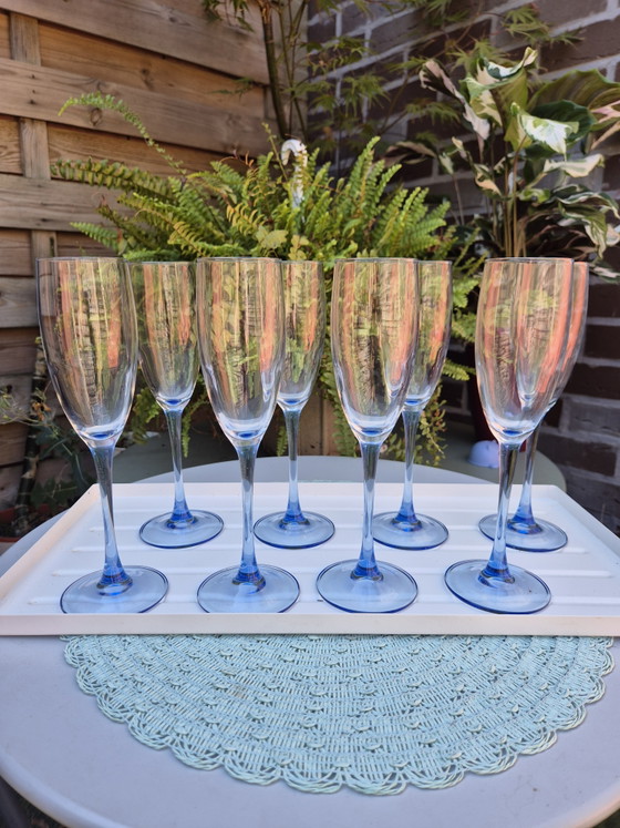 Set Of 8 Vintage Luminarc Azur Champagne Flutes With Original Box – Made In France (Blue Stem) (photo 5 of 15)