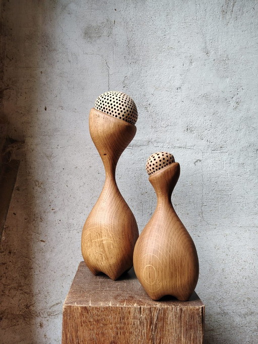 Lot de deux sculptures en chêne massif
