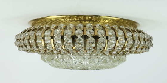 Image 1 of Lámpara de techo de mediados de siglo de la década de 1960, lámpara de techo de latón y vidrio, estilo Hollywood Regency.