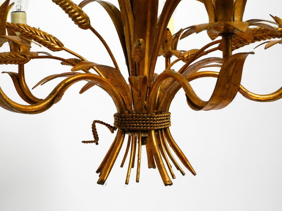 Image 1 of Preciosa lámpara de araña alta de metal dorado de cinco brazos de la década de 1970 de Hans Kögl