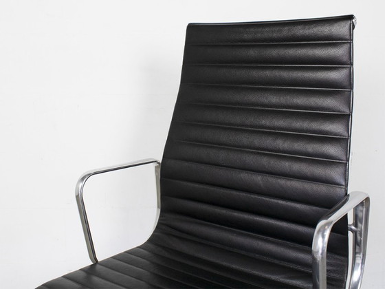 Image 1 of Vitra EA119 Office Chair Alu/Polish Leather Black Design Charles Eames